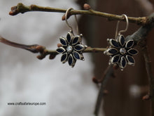 Load image into Gallery viewer, Blue Snowflake Silver drop Earring
