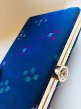 Load image into Gallery viewer, Patola patterned Clutch
