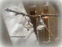 Load image into Gallery viewer, Handmade Sterling silver drop Earring
