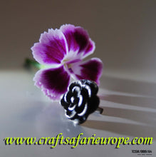 Load image into Gallery viewer, Medium Rose Nose Pin
