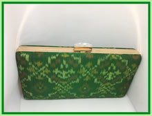 Load image into Gallery viewer, Green handmade Clutch
